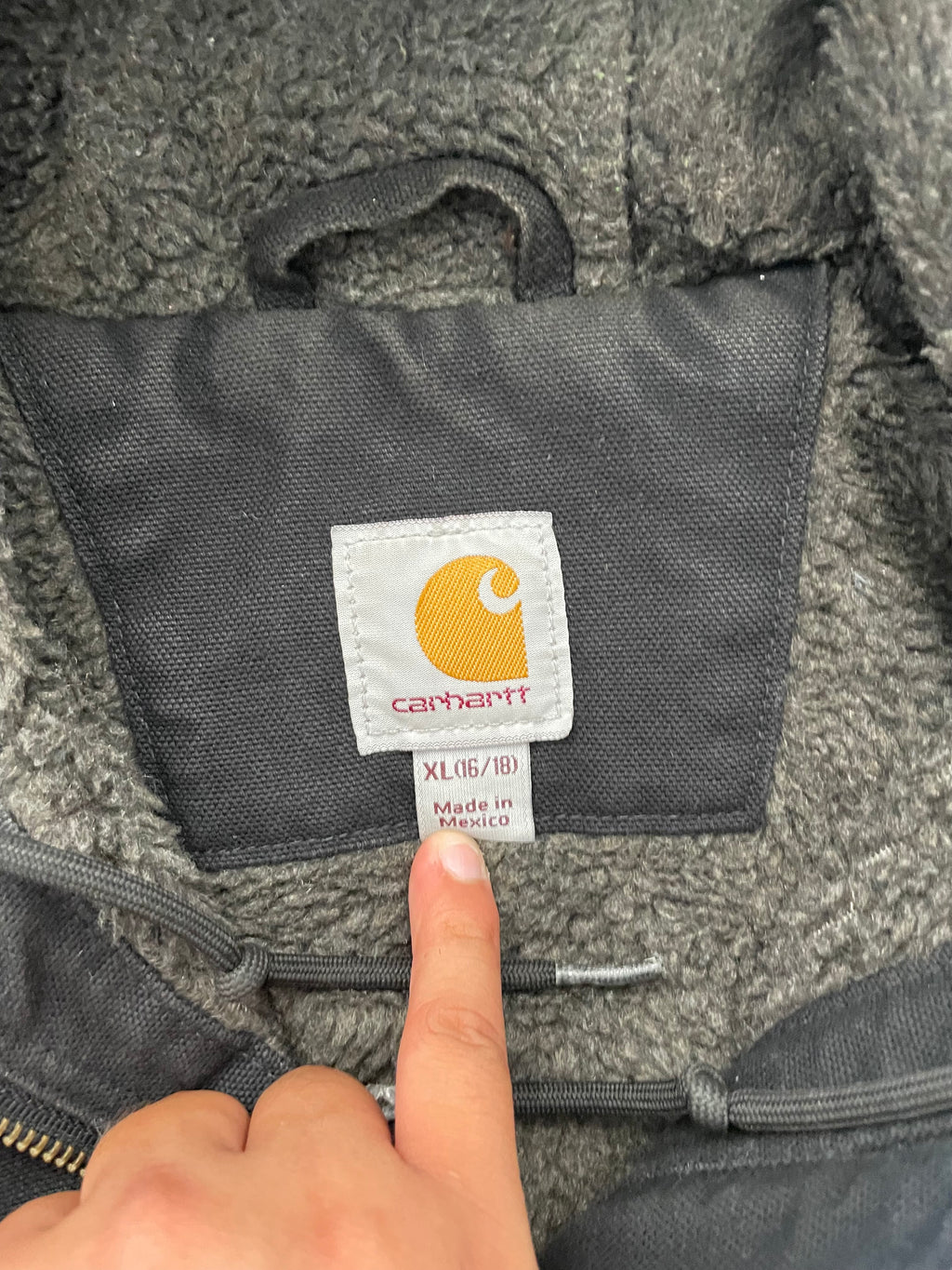 VINTAGE BLACK CARHARTT JACKET-L