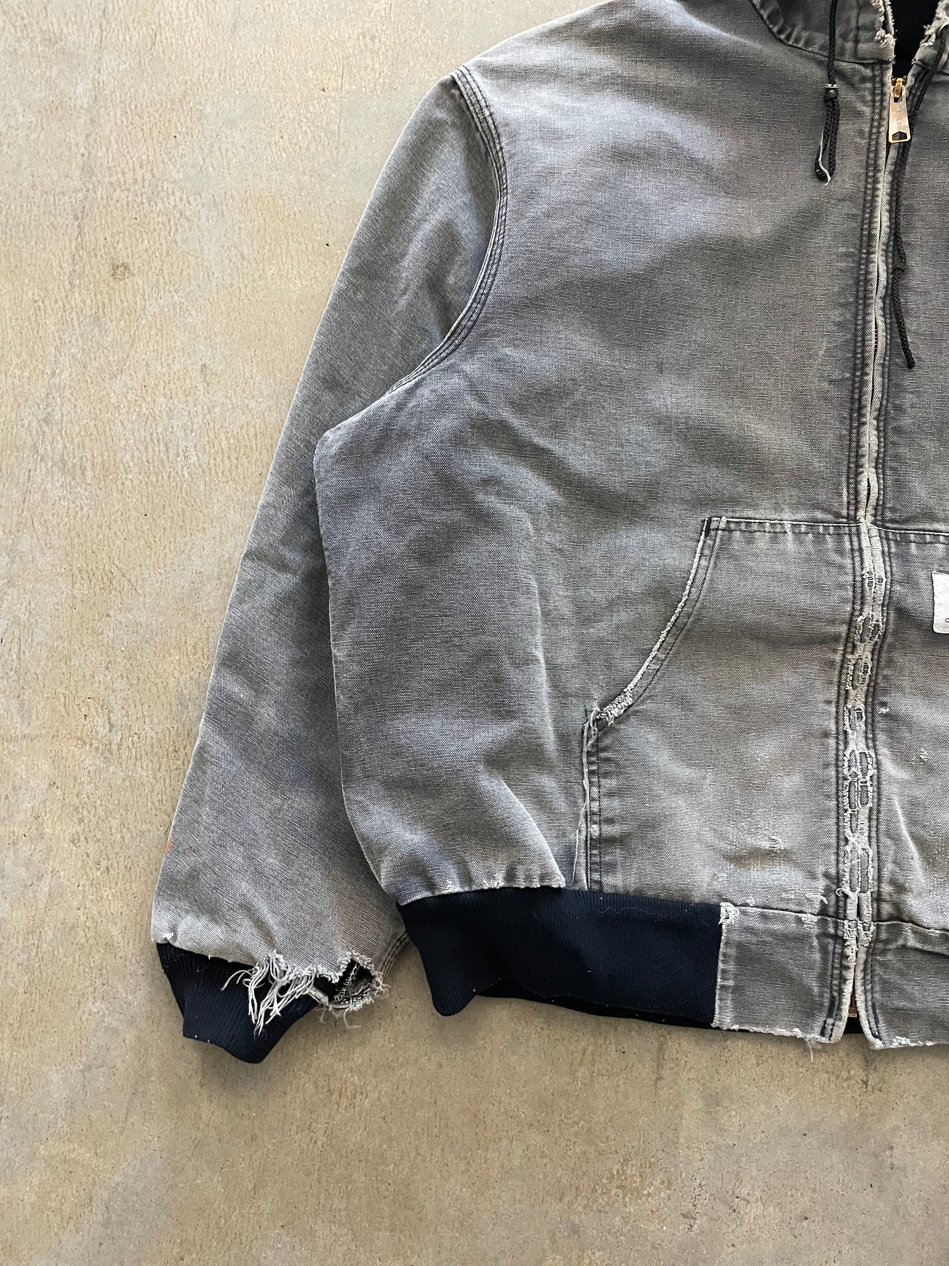 VINTAGE FADED BLACK CARHARTT JACKET-L